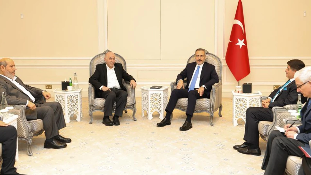 Dışişleri Bakanı Fidan, Hamas Şura Meclisi Başkanı Derviş ile Katar'da görüştü