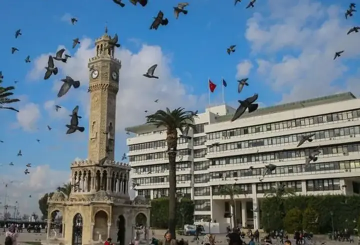 İzmir'de yolsuzluk operasyonunda gözaltı sayısı 130’a yükseldi