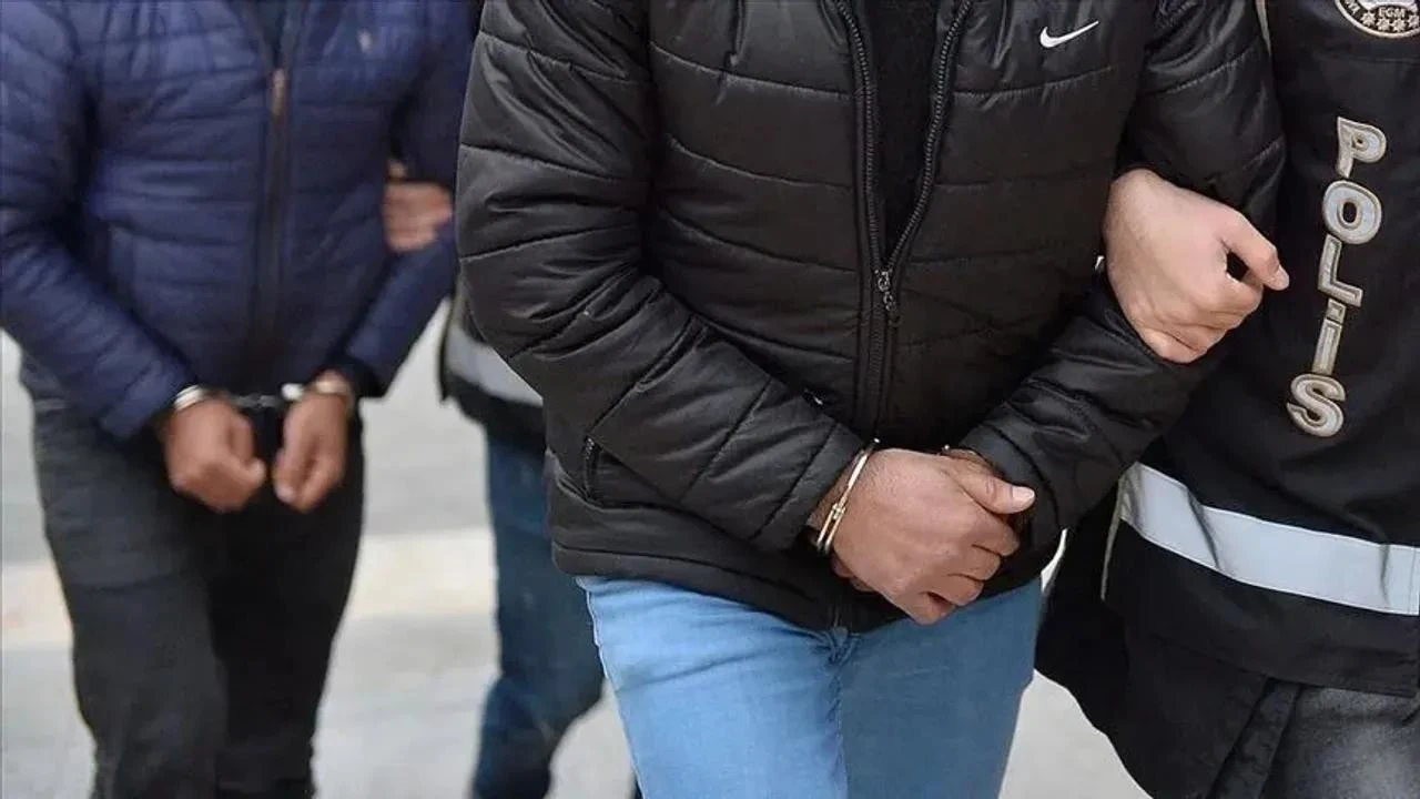 5 ilde vergi ve kara para operasyonu: 26 şirkete baskın, 35 gözaltı