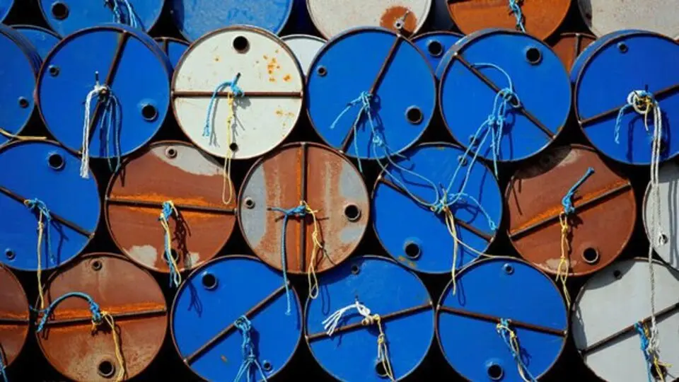 Petrol fiyatları düşüşünü sürdürdü