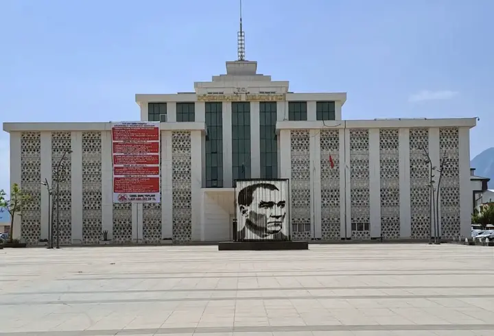 Döşemealtı Belediyesi'ne 'yolsuzluk' operasyonu; 10 gözaltı