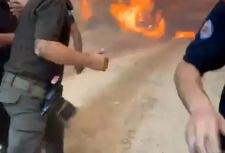 Yangın kapanında can pazarı: Çanakkale'de itfaiye ekibi ölümden son anda kurtuldu