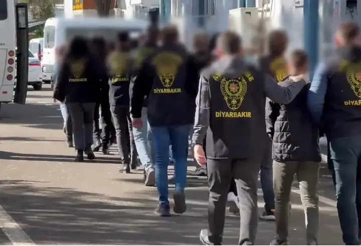 Diyarbakır’da kapkaççılara ‘Çekirge’ operasyonu; 12 tutuklama 