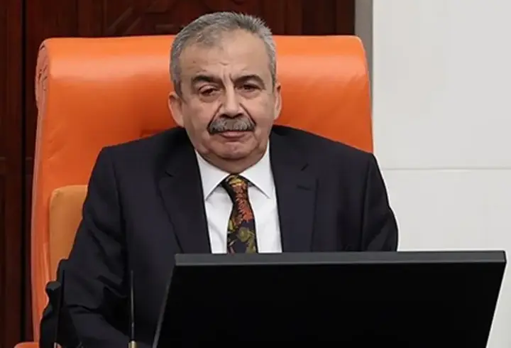 SON DAKİKA HABERİ: Sırrı Süreyya Önder hastaneye kaldırıldı