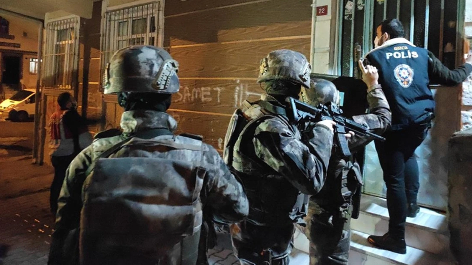 İstanbul merkezli 8 ilde yasadışı bahis operasyonu: 37 gözaltı