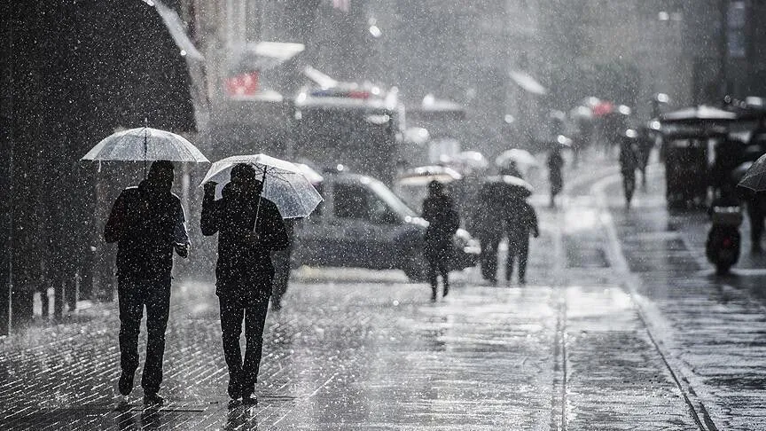 İstanbul'da yarın akşamdan itibaren kuvvetli yağış bekleniyor