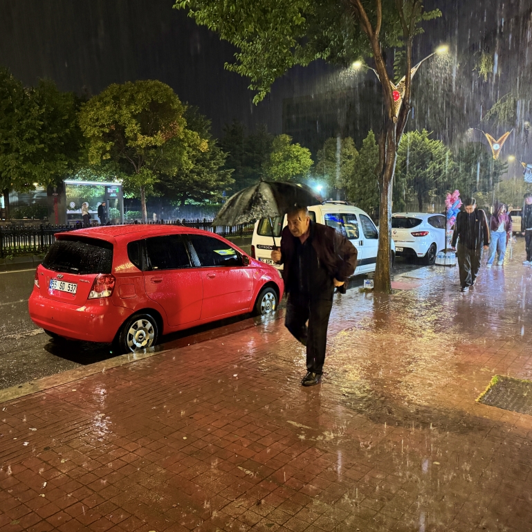 Sağanak yağış ve fırtına: Üç ile turuncu kodlu uyarı
