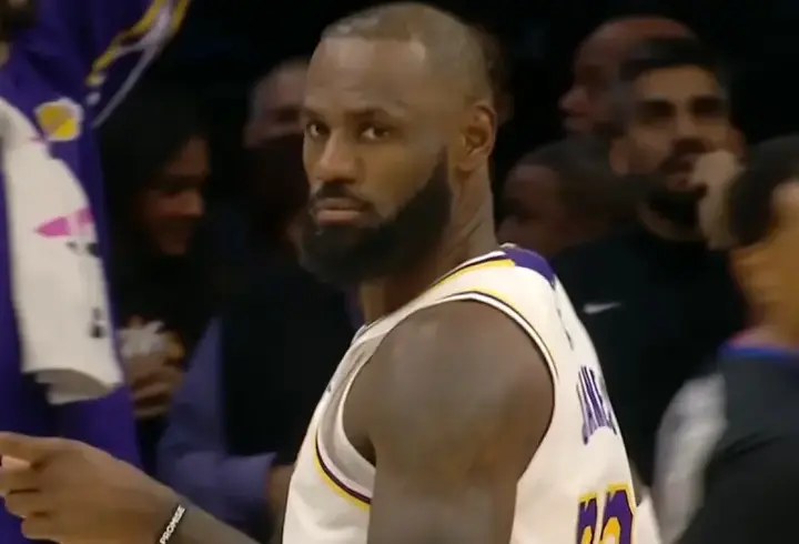 LeBron James maç sonuna damga vurdu, Lakers, 76ers karşısında kazandı