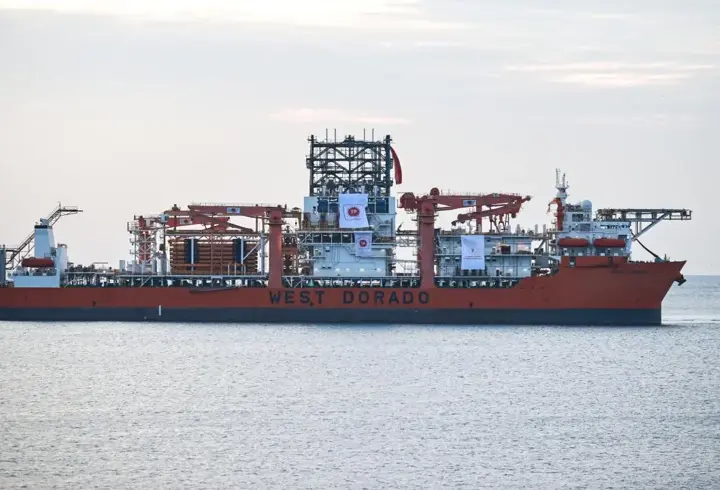 Türkiye'nin 6. derin deniz sondaj gemisi Mersin'e ulaştı