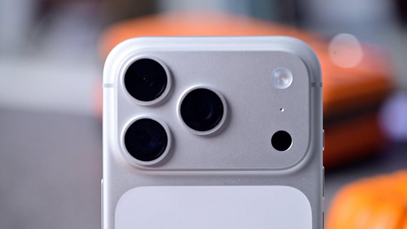 iPhone 17 Pro modellerde flaş sorunu: Çekimler gölgeli çıkıyor!