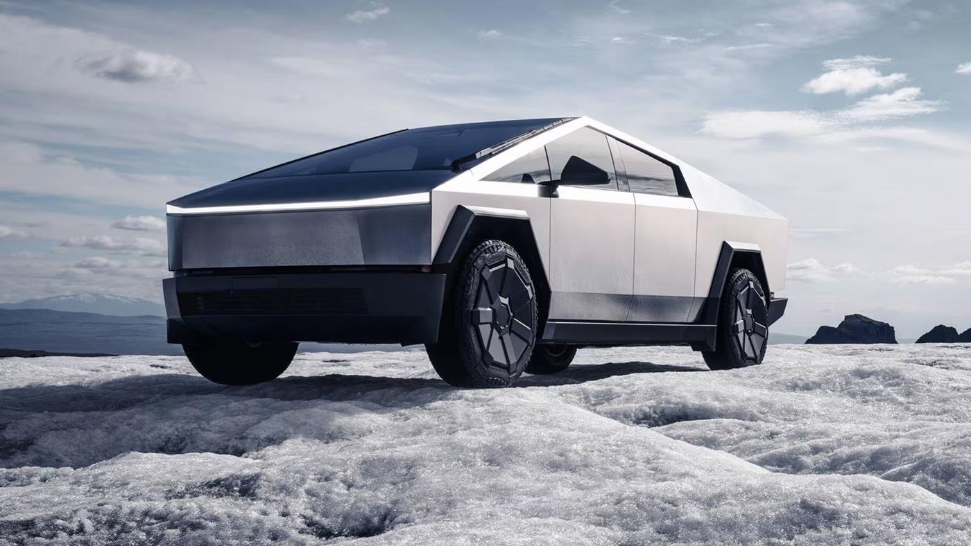 Tesla, Cybertruck'ın arkadan itişli versiyonunu satıştan kaldırdı