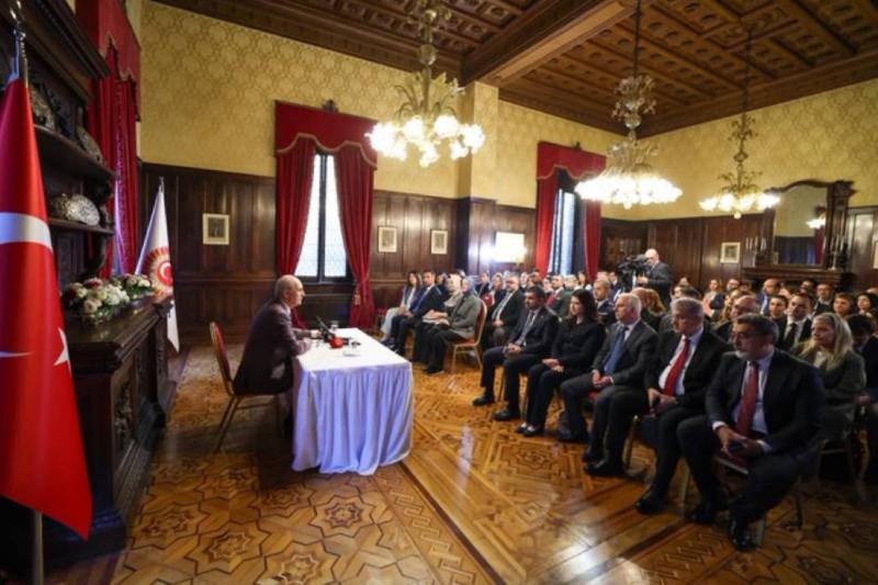 Meclis Başkanı Kurtulmuş: Hırsızlık Yapanın, Yanlışlık Yapanın Dinlisi Dinsizi Olmaz
