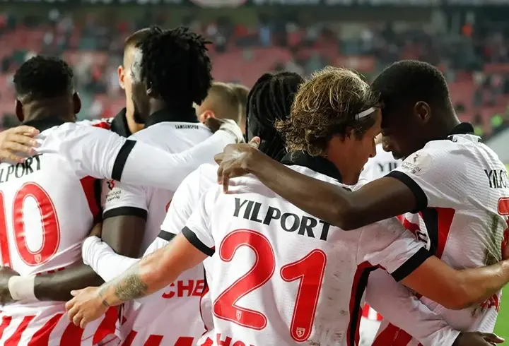 Samsunspor geri döndü, Fatih Karagümrük’ten 3 puanı aldı