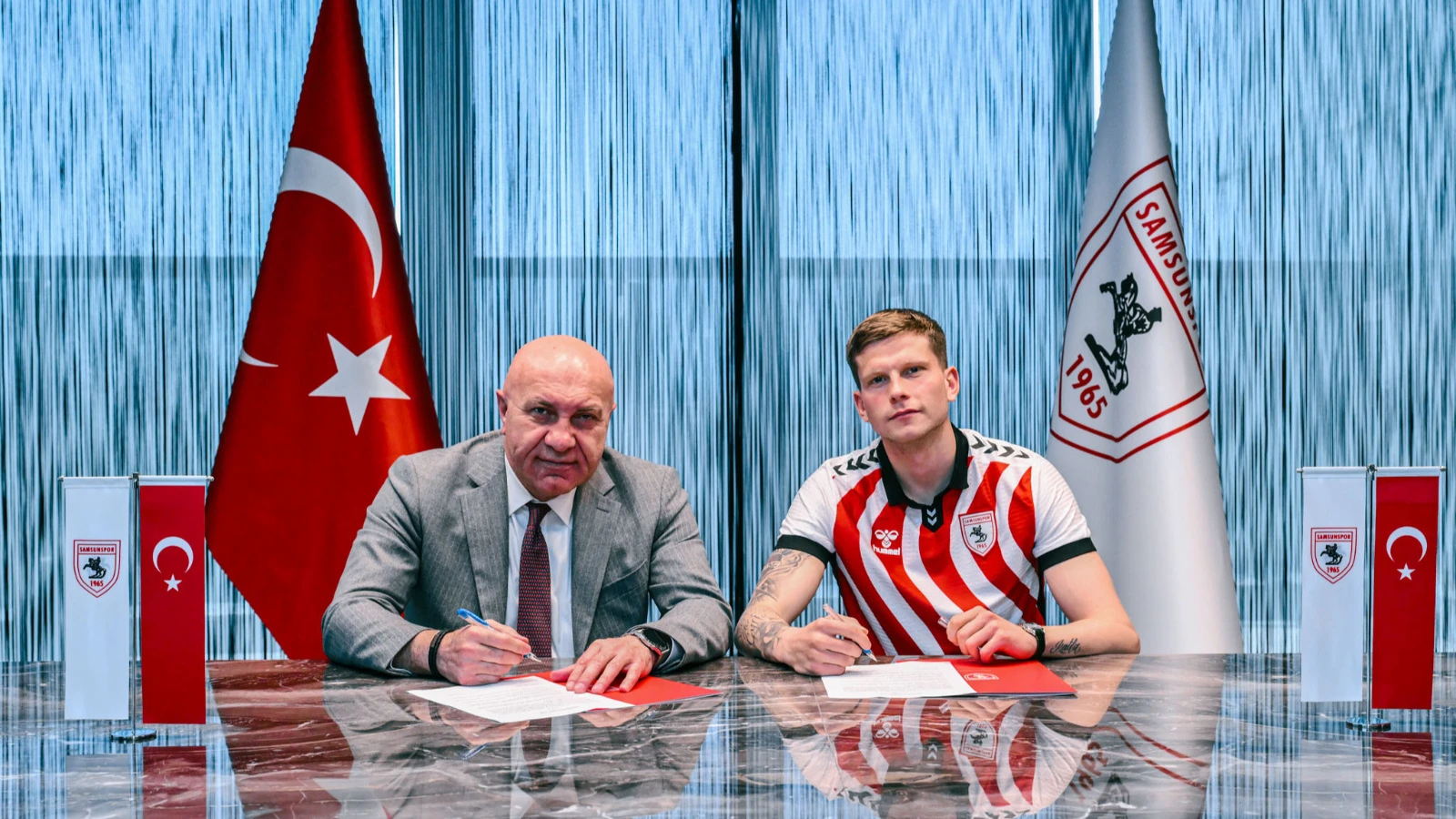 Samsunspor İzlandalı sol bek Tomasson'u transfer etti