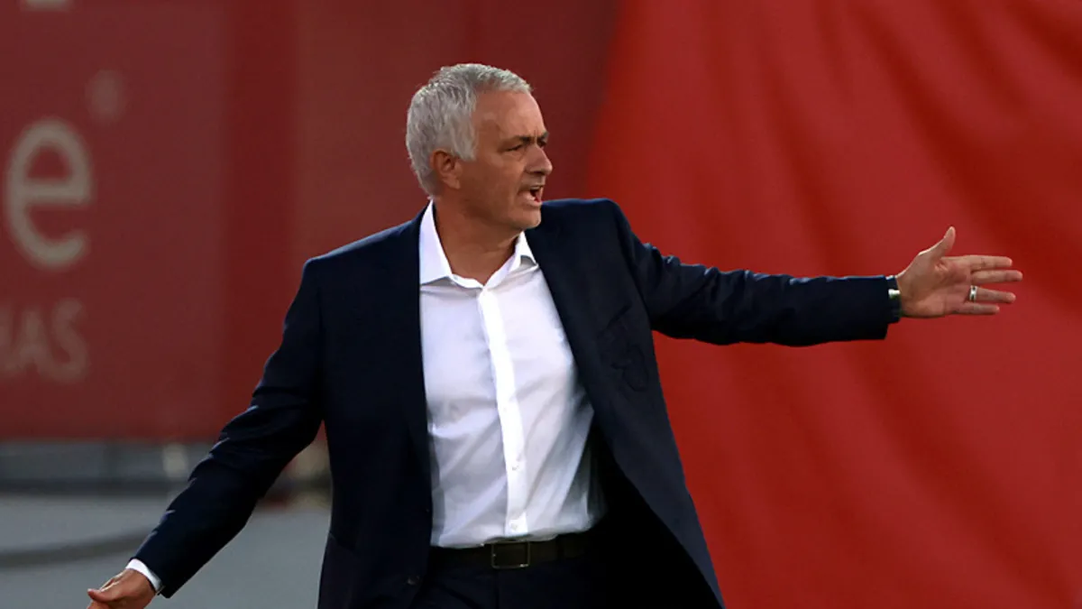 Mourinho ilk maçında sinirine hakim olamadı! Tepkisi gündem oldu