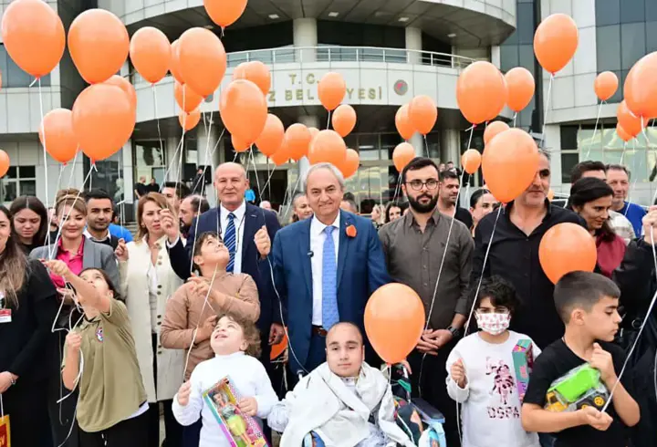Kepez'de lösemiye karşı turuncu umutlar gökyüzüne yükseldi