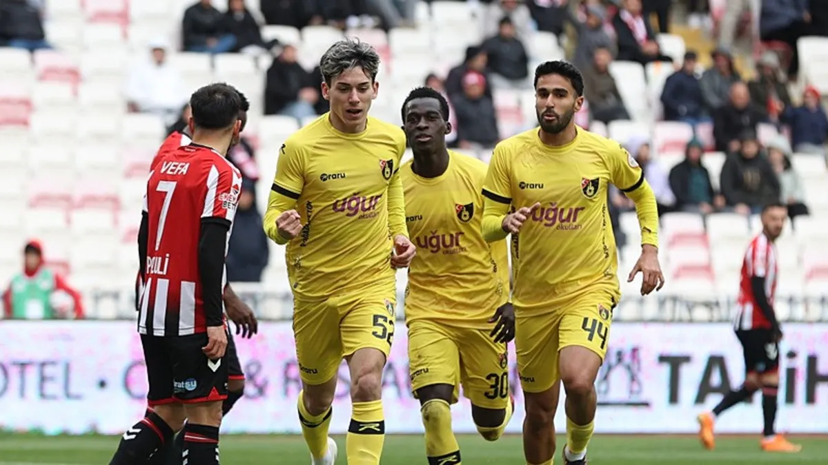 İstanbulspor, Özbelsan Sivasspor'u deplasmanda devirdi!