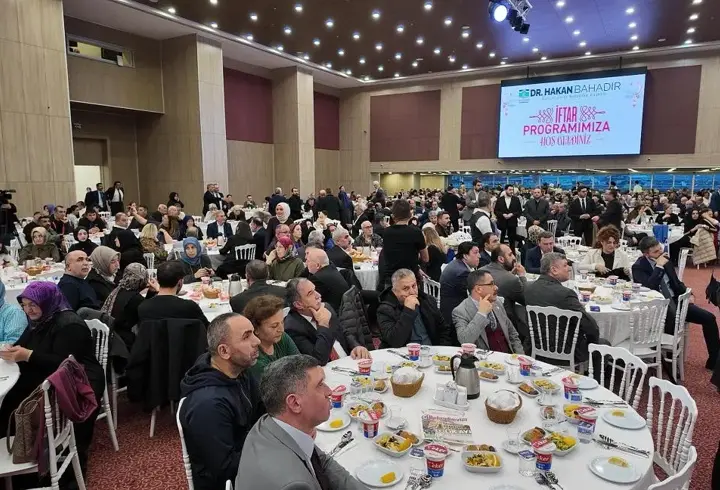 Bahçelievler Belediyesi gazi ve şehit aileleri için iftar programı düzenledi