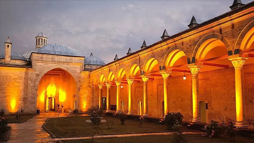 Sultan II. Bayezid Külliyesi Sağlık Müzesi geceleri de ziyaretçilerini ağırlayacak