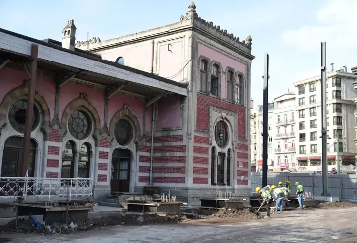 Bakan Ersoy'dan net mesaj! Sirkeci Garı AVM olmayacak
