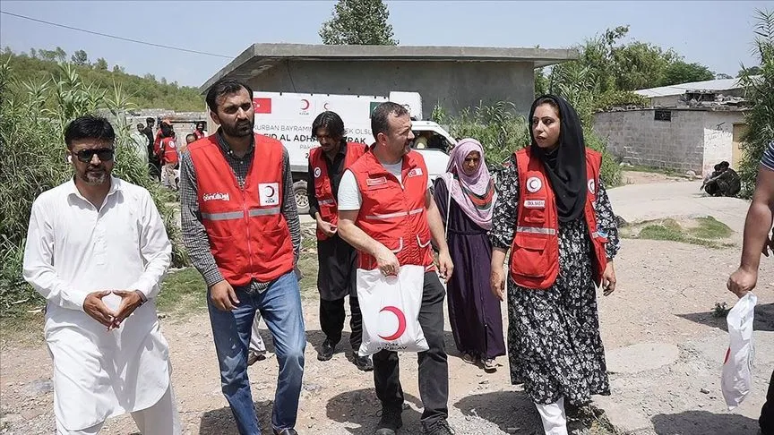 Türk Kızılay, Pakistan’da ihtiyaç sahiplerine kurban eti dağıttı