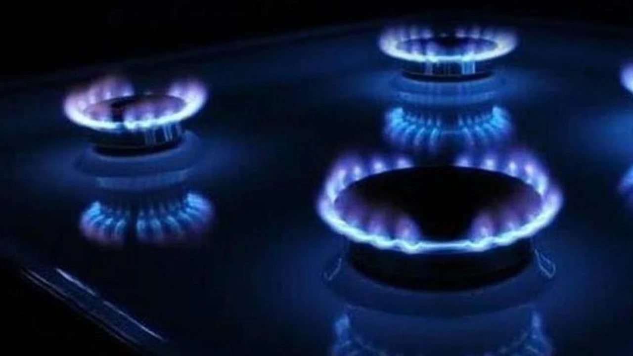 Müjdeyi Bakan Bayraktar verdi: Elektrik ve doğalgaza zam yok