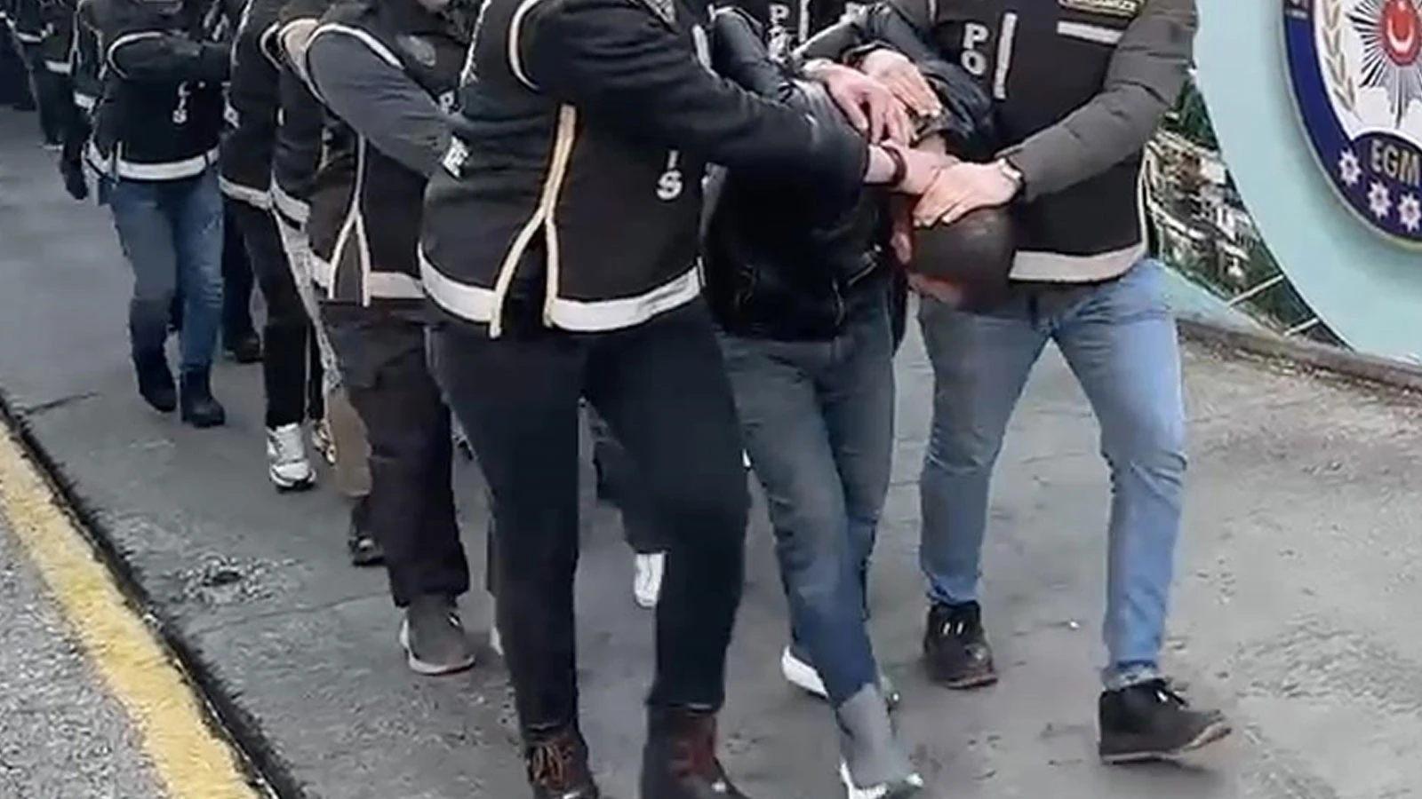 Ankara'da çeşitli suçlardan aranan 103 şüpheli gözaltına alındı
