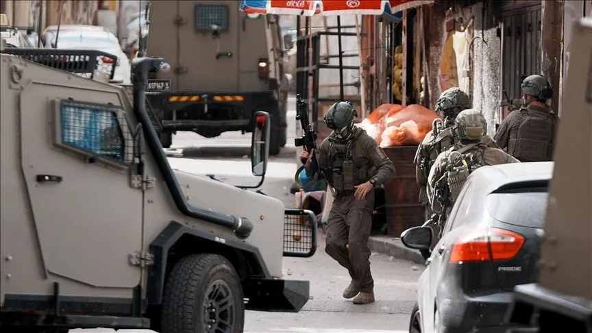 İsrail ordusu Batı Şeria'daki Amari Mülteci Kampı'na baskın düzenledi
