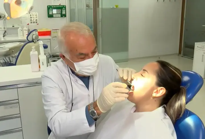 Ramazanda ağız hijyenine dikkat uyarısı: 'Normal kanama diye bir şey yok'