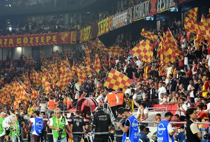 Göztepe Gürsel Aksel Stadyumu'nun kapasitesi artırıldı