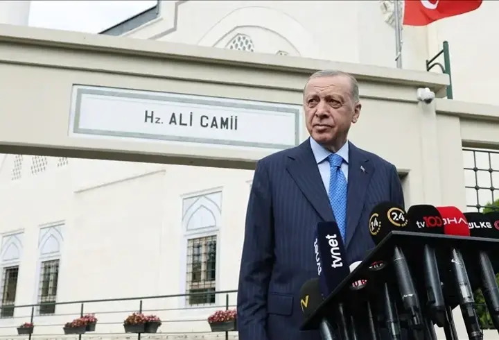 Cumhurbaşkanı Erdoğan, cuma namazını Hz. Ali Camisi'nde kıldı