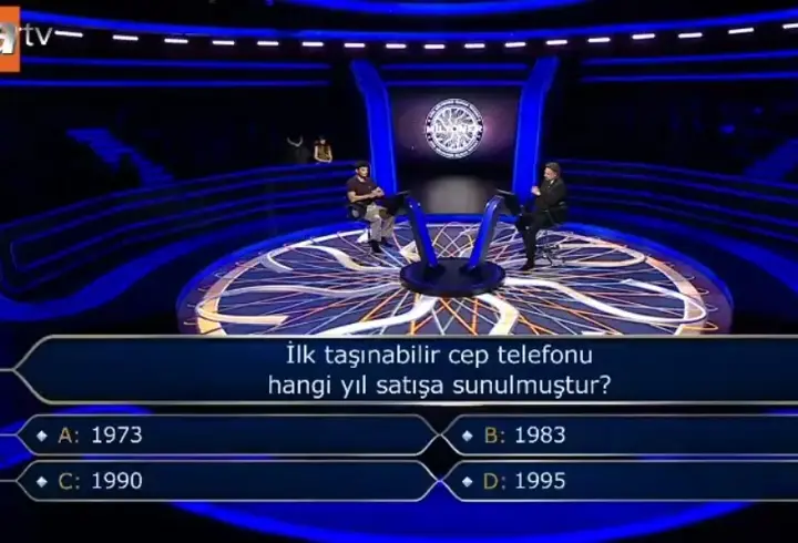İlk taşınabilir cep telefonu hangi yıl satışa sunulmuştur?