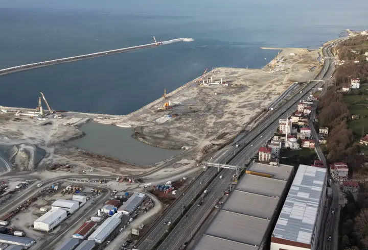 Karadeniz'de stratejik dönüşüm; lojistik limanda geri sayım