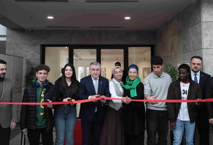 “Genç Sanat Mekan” genç sanatçıların hizmetinde! Bakan Bak, tanıtım programında konuştu