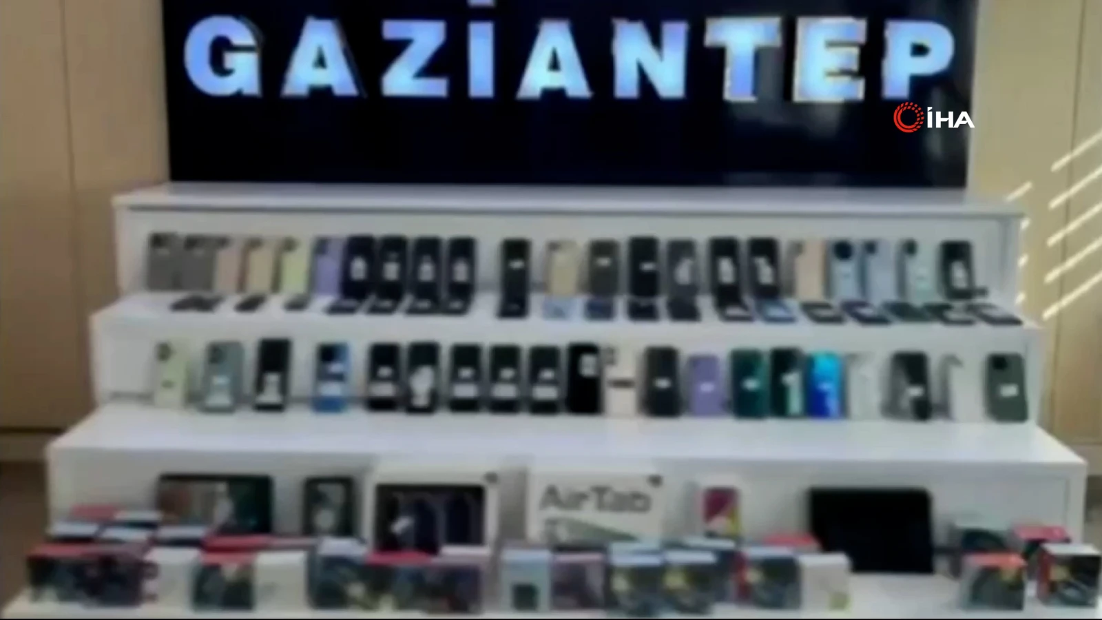 Yer Gaziantep: Cep telefonu kaçakçıları kıskıvrak yakalandı