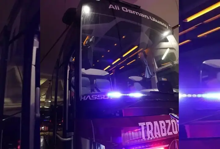 Trabzonspor takım otobüsü Samsun'da taşlandı
