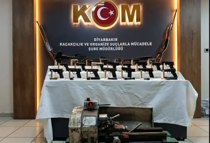 Diyarbakır merkezli 13 ilde silah kaçakçılığı operasyonunda 19 tutuklama