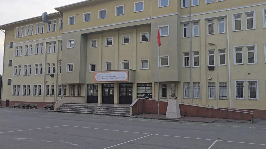 Lisede öldüren şakalaşma: 16 yaşındaki öğrenci hayatını kaybetti