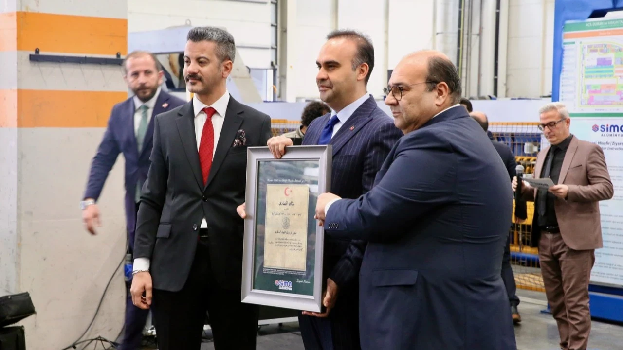 Bakan Kacır hedefi koydu: 'Türkiye, Avrupa'nın alüminyum üssü olacak'