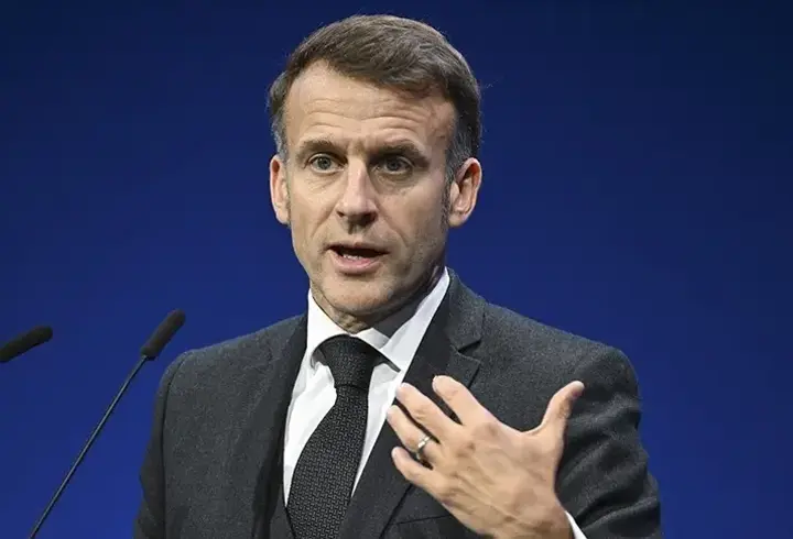 Macron'dan sanal medya devlerine tarihi rest: Pandora'nın kutusunu açıyoruz