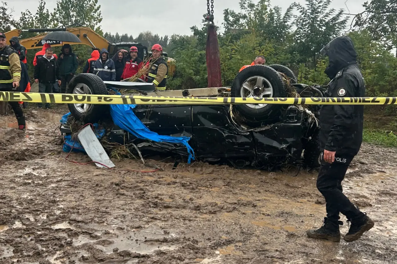 Kocaeli'de Sele Kapılan Eski Muhtarın Cansız Bedeni Bulundu