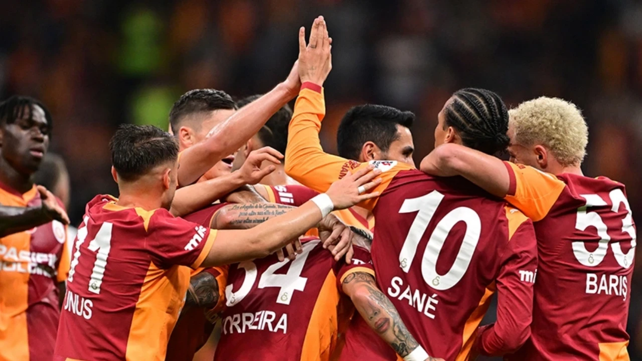 Ajax - Galatasaray maçı ne zaman, saat kaçta, hangi kanalda? GS muhtemel ilk 11'i...
