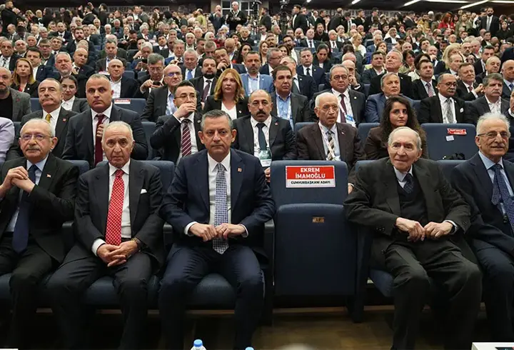 CHP PM üyeleri belli oldu: Özgür Özel'in listesini kimse delemedi