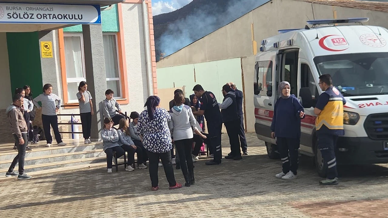 Şinitzel ve makarna yiyen öğrenciler hastaneye kaldırıldı