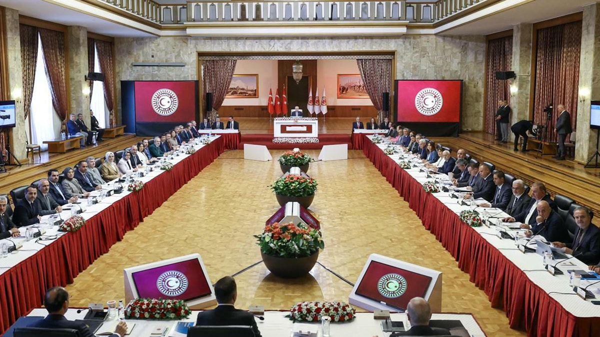 Komisyonun üçüncü toplantısı bugün: Boş koltuklar AKP, CHP ve DEM Parti’ye gitti