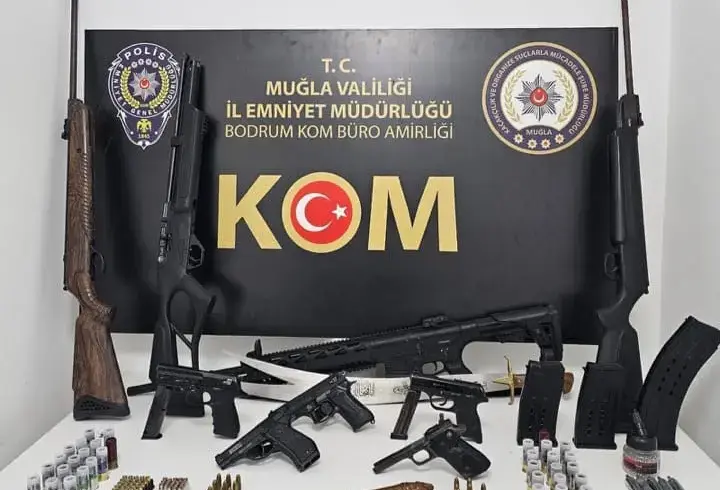 Muğla'da silah kaçakçılığı operasyonunda yakalanan 4 şüpheli tutuklandı