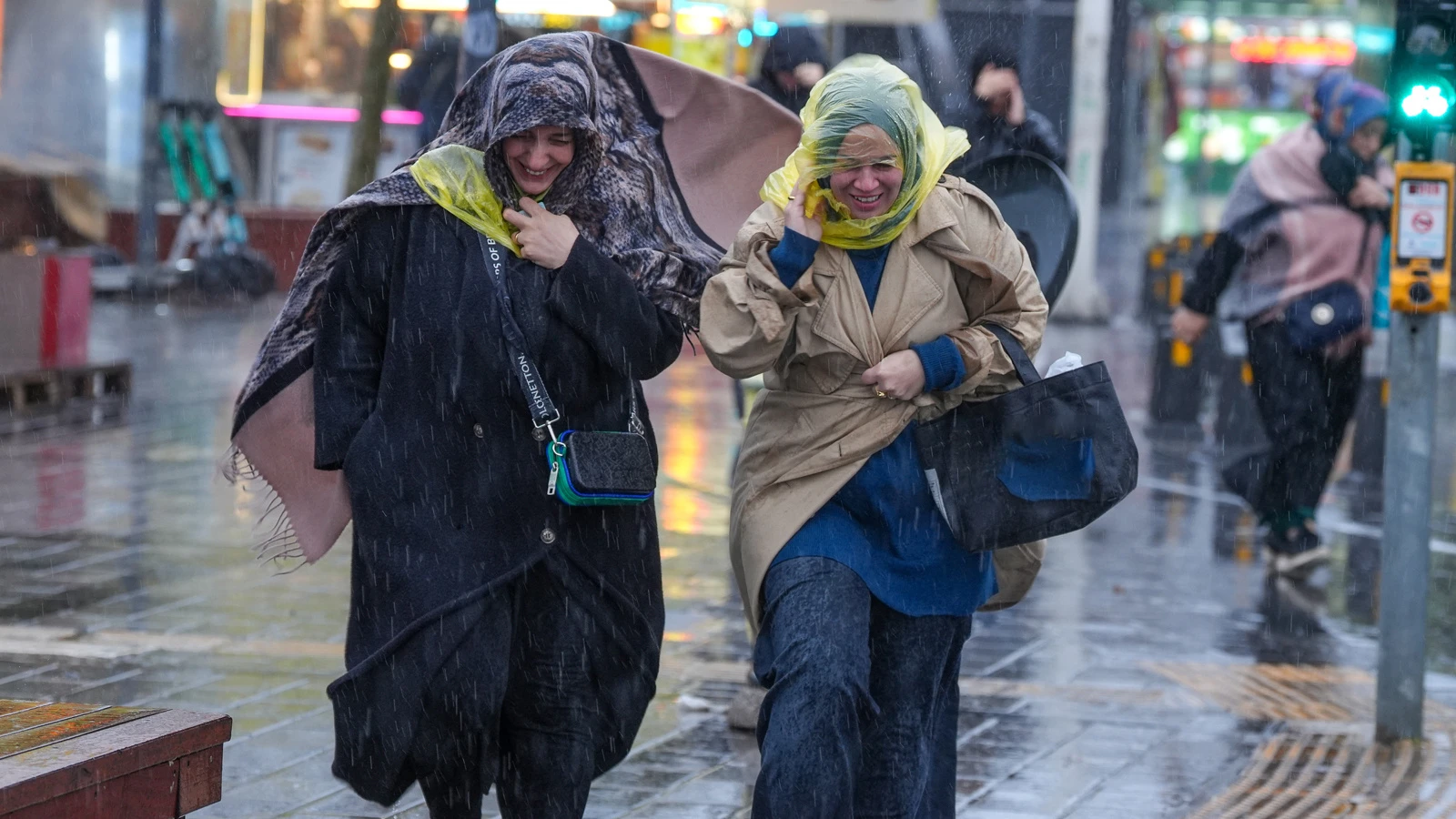 Meteoroloji'den hafta boyunca sürecek kar ve fırtına uyarısı: İstanbul, Ankara...