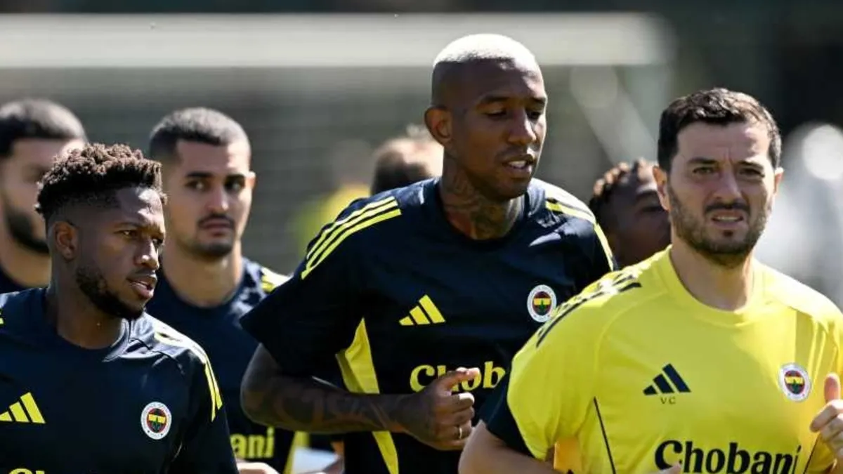 Fenerbahçe'de ilk ayrılık gerçekleşiyor! Ülkesine dönme kararı aldı
