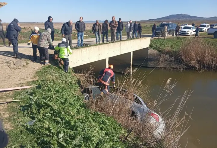 Su kanalına uçan otomobilin sürücüsü öldü