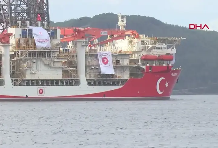 Türkiye'nin 6'ncı sondaj gemisi Yıldırım, Karadeniz yolunda